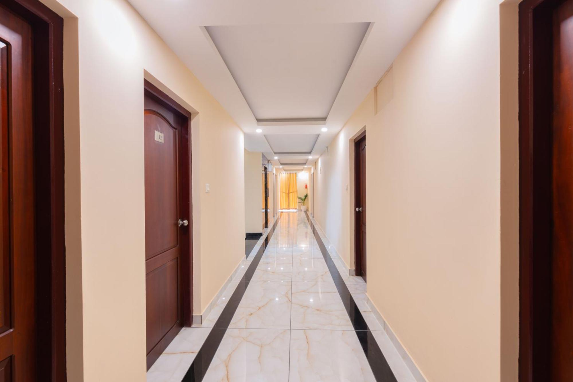 Treebo Airsuite Airport Hotel Kochi Exterior photo